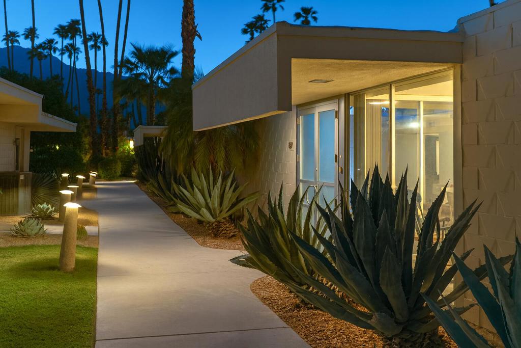 MLS #219135616PS image #2