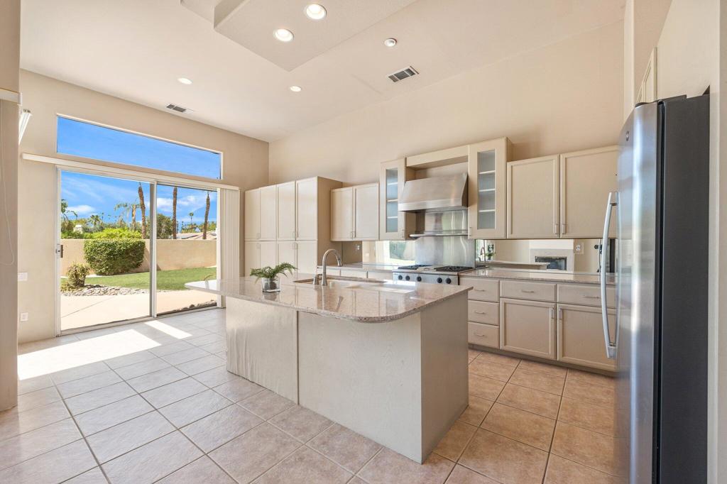 MLS #219135752DA image #18