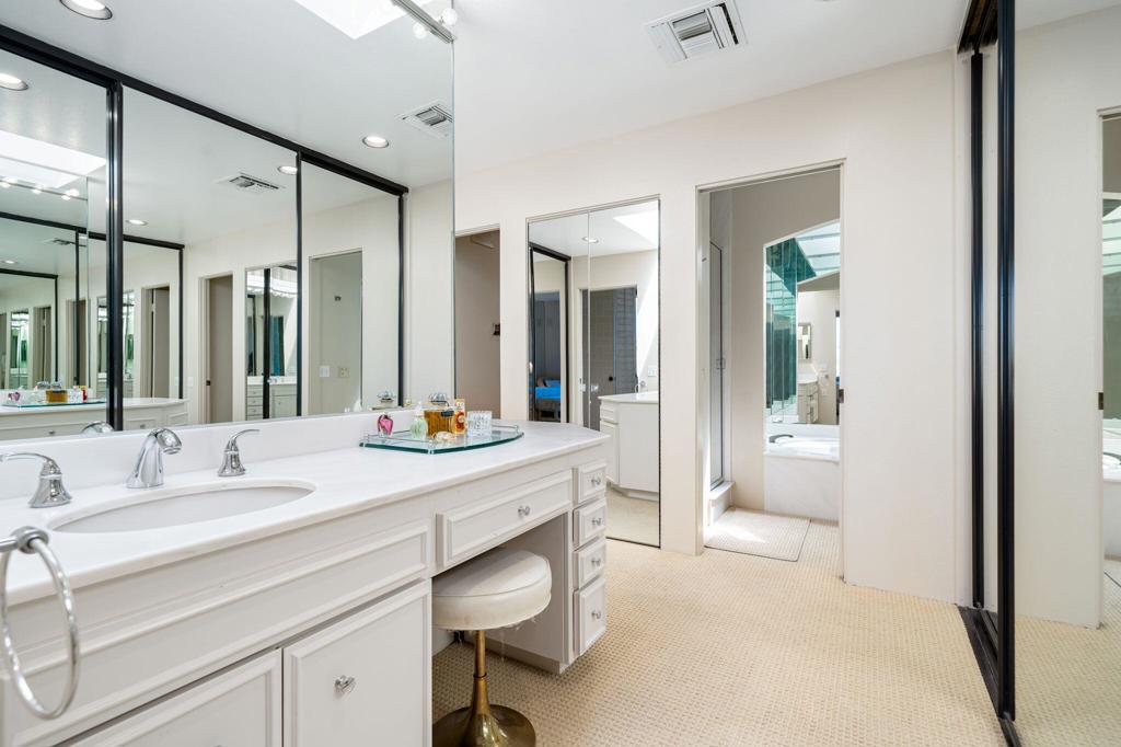 MLS #219135808DA image #28