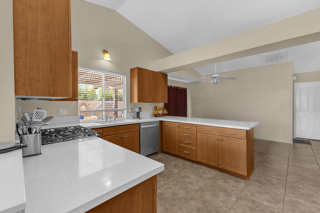 MLS #219135861DA image #13