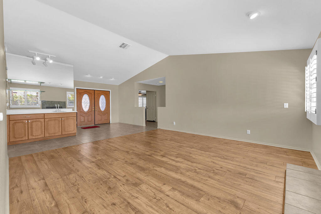 MLS #219135861DA image #6