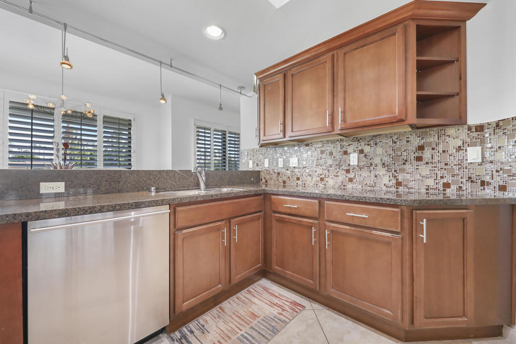 MLS #219135918DA image #10