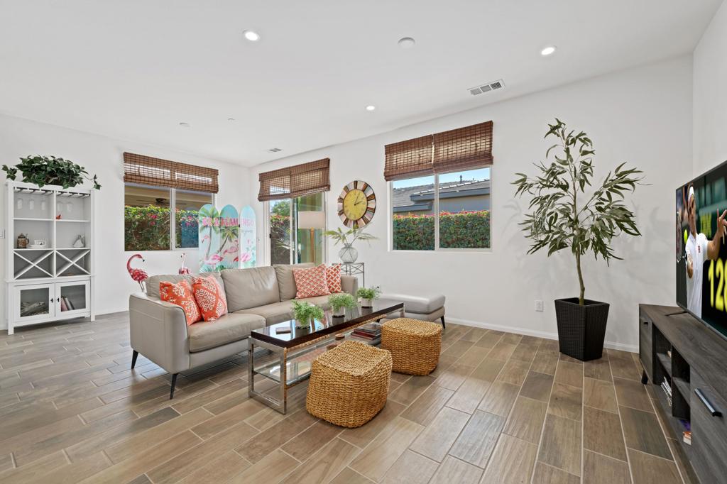 MLS #219135921DA image #9