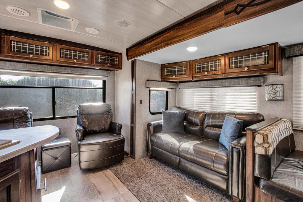 MLS #219135934PS image #4