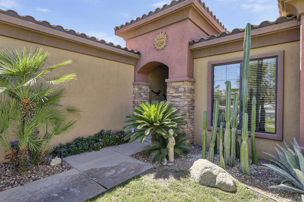 MLS #219135941DA image #2