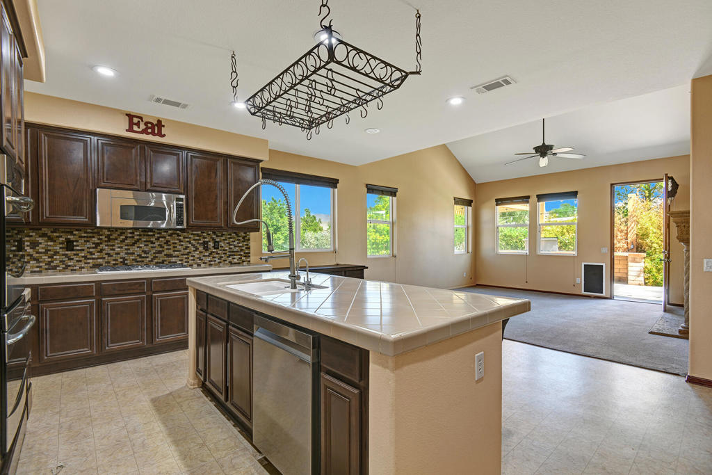 MLS #219135966DA image #12