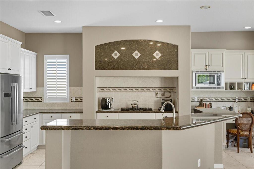 MLS #219136033DA image #12