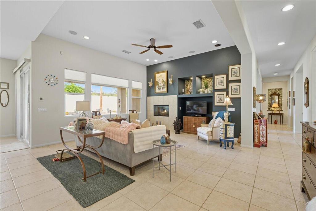 MLS #219136033DA image #3