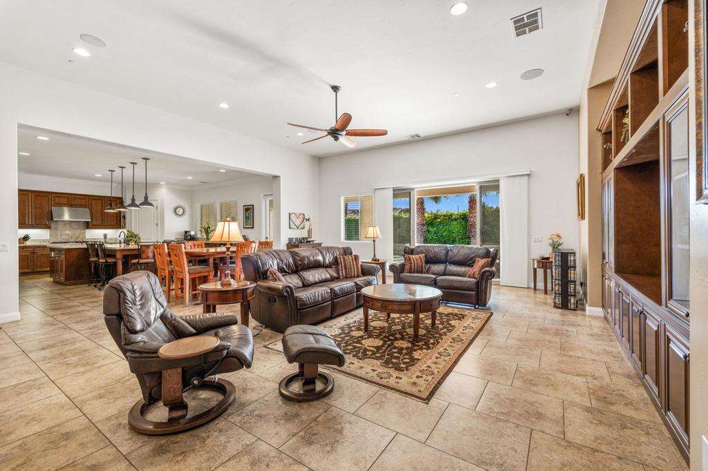 MLS #219136055DA image #4