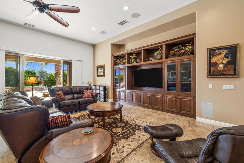 MLS #219136055DA image #9