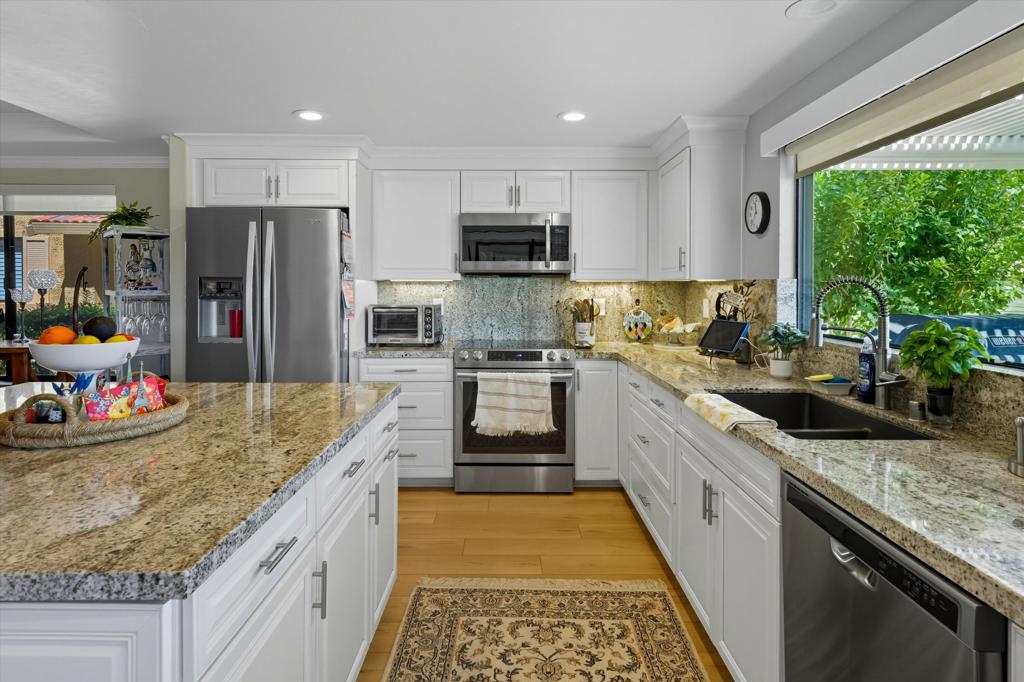 MLS #219136115DA image #4