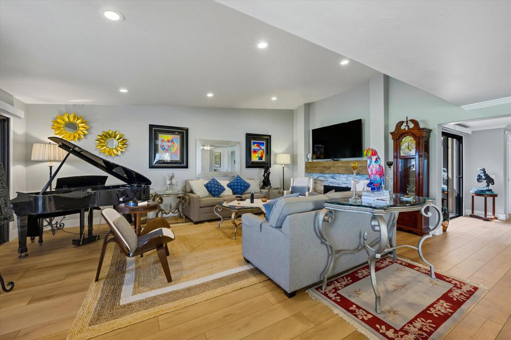 MLS #219136115DA image #9