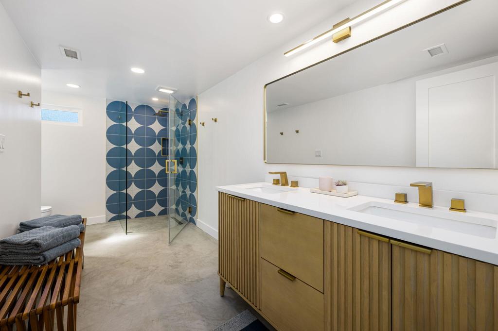 MLS #219136128DA image #35