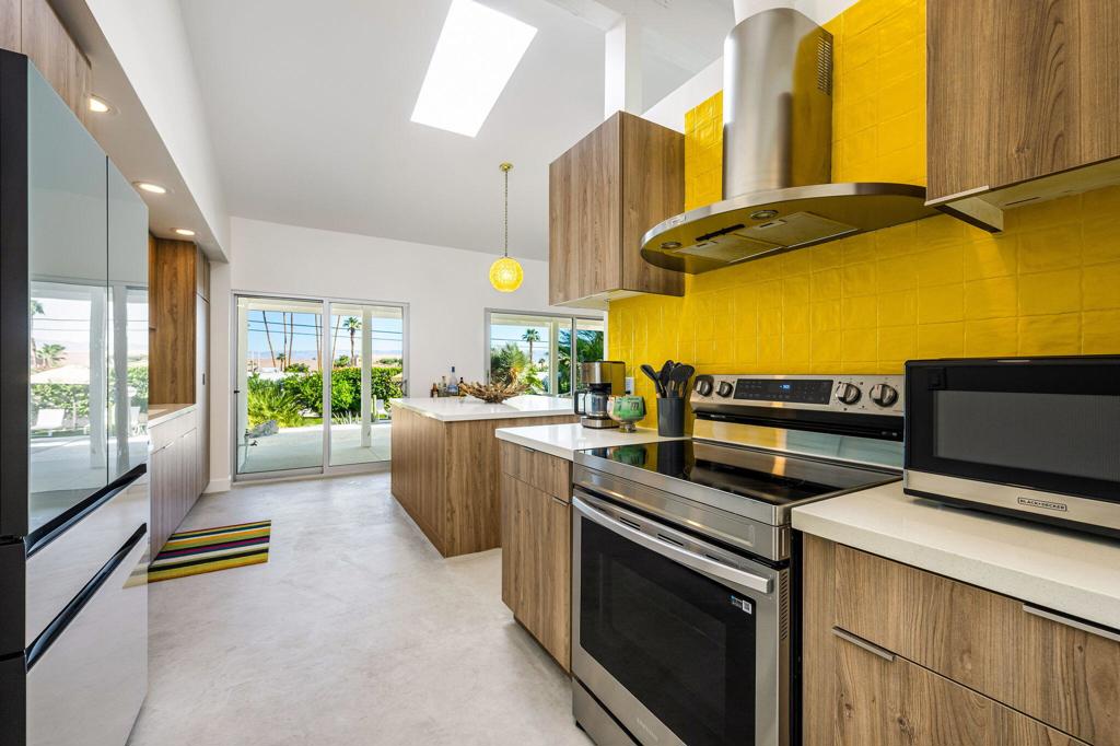 MLS #219136128DA image #8