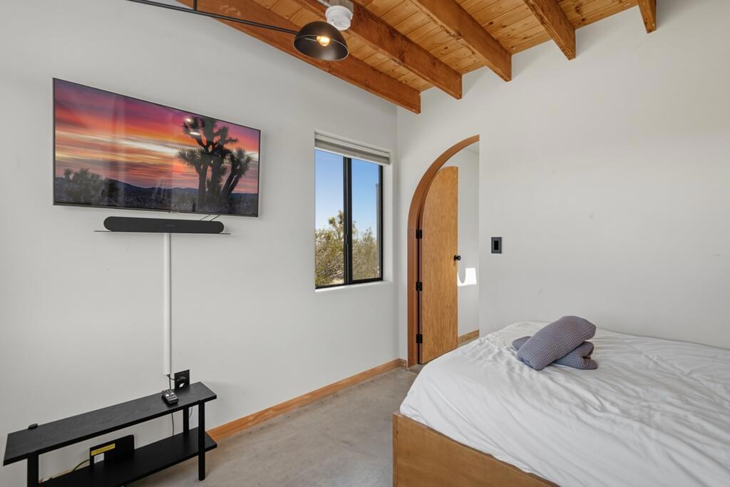 MLS #219136142DA image #6