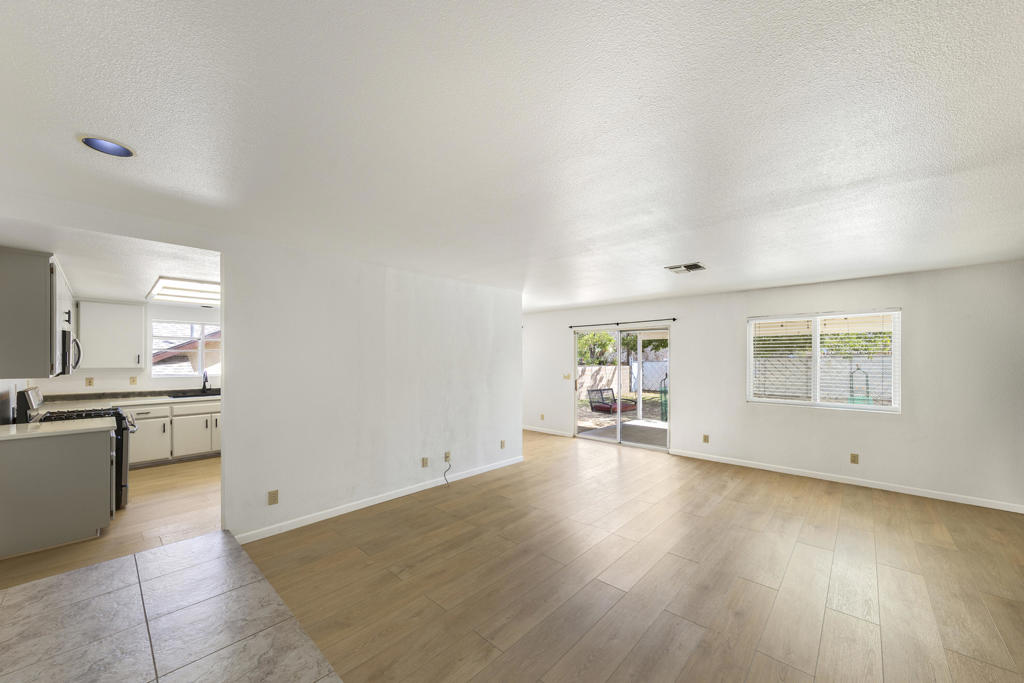 MLS #219136147DA image #3