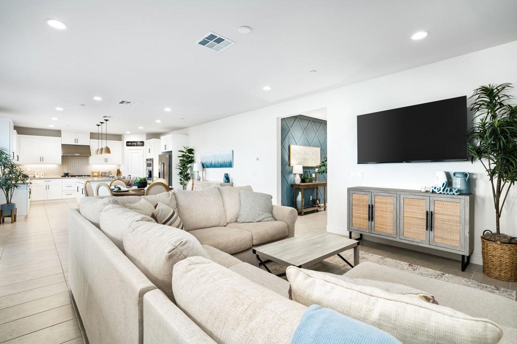 MLS #219136152DA image #2