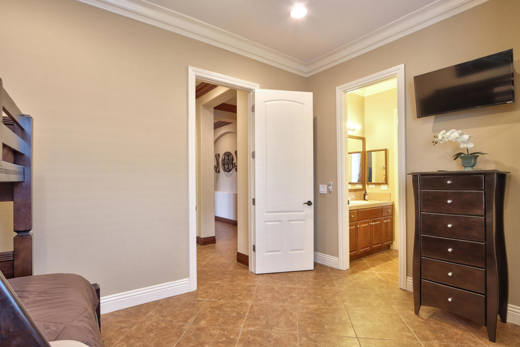 MLS #219136174PS image #33