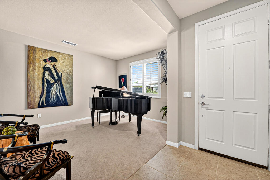 MLS #219136198DA image #4