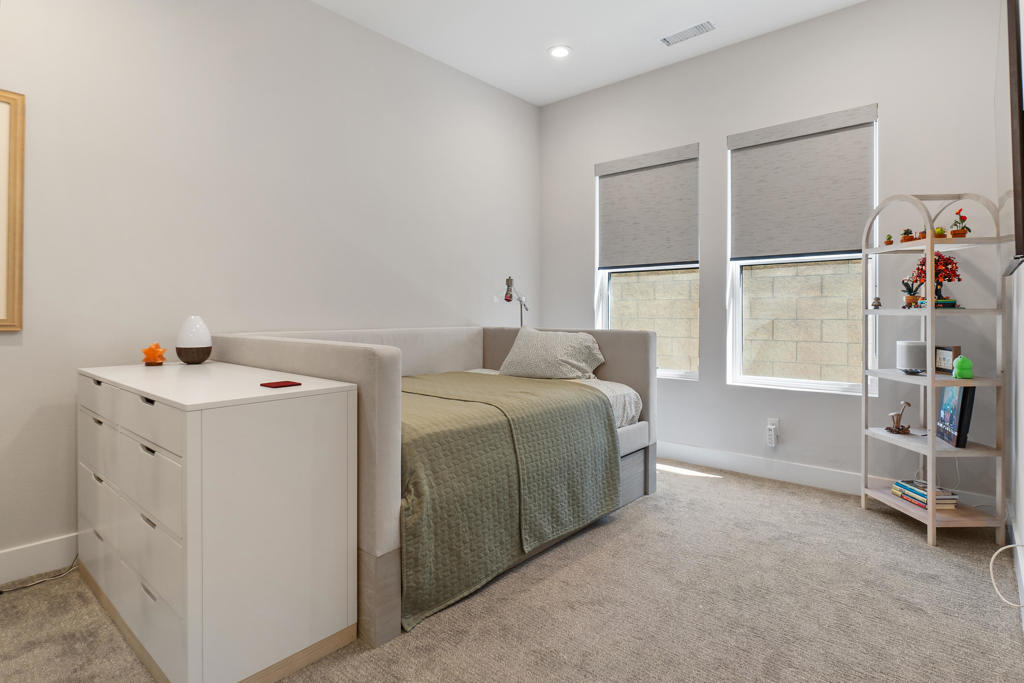 MLS #219136211DA image #10