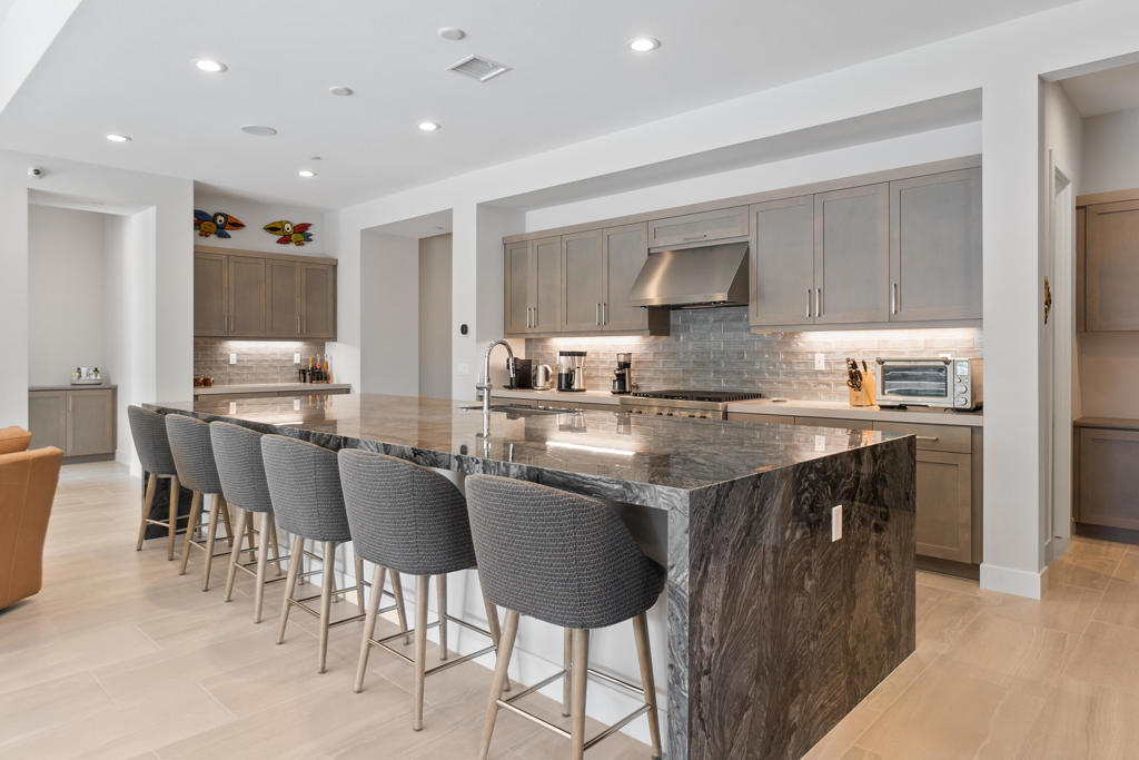 MLS #219136211DA image #4