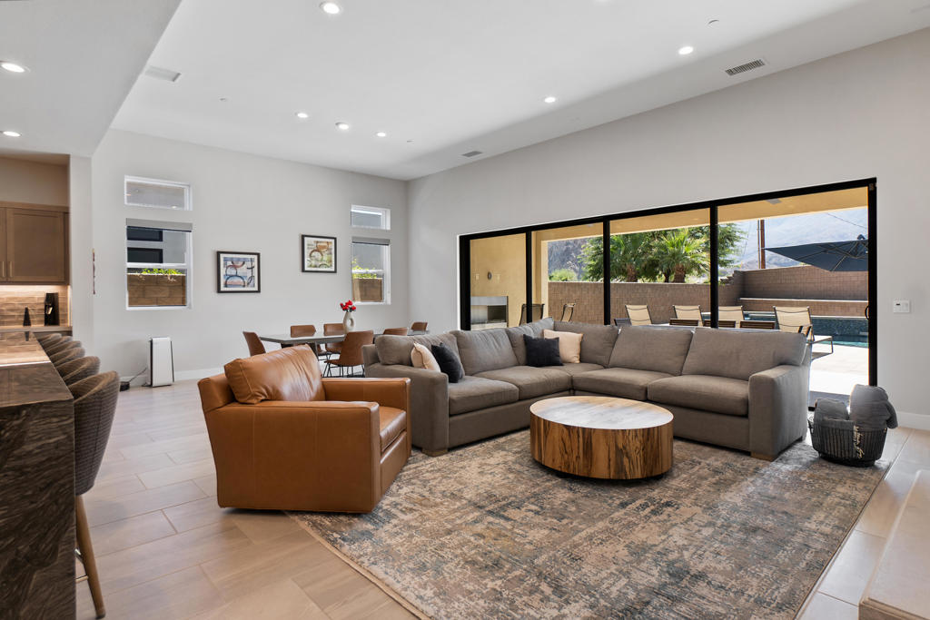 MLS #219136211DA image #5