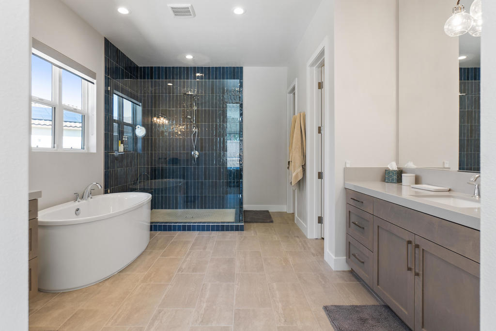 MLS #219136211DA image #9