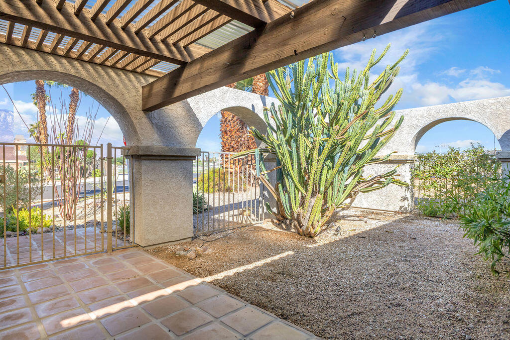 MLS #219136212DA image #3