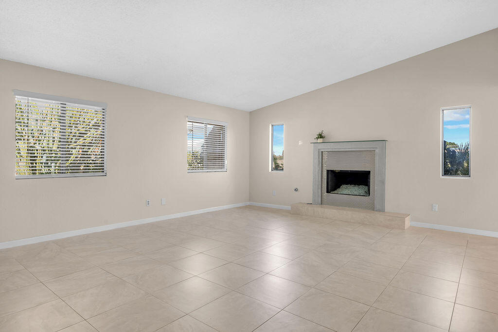 MLS #219136212DA image #8