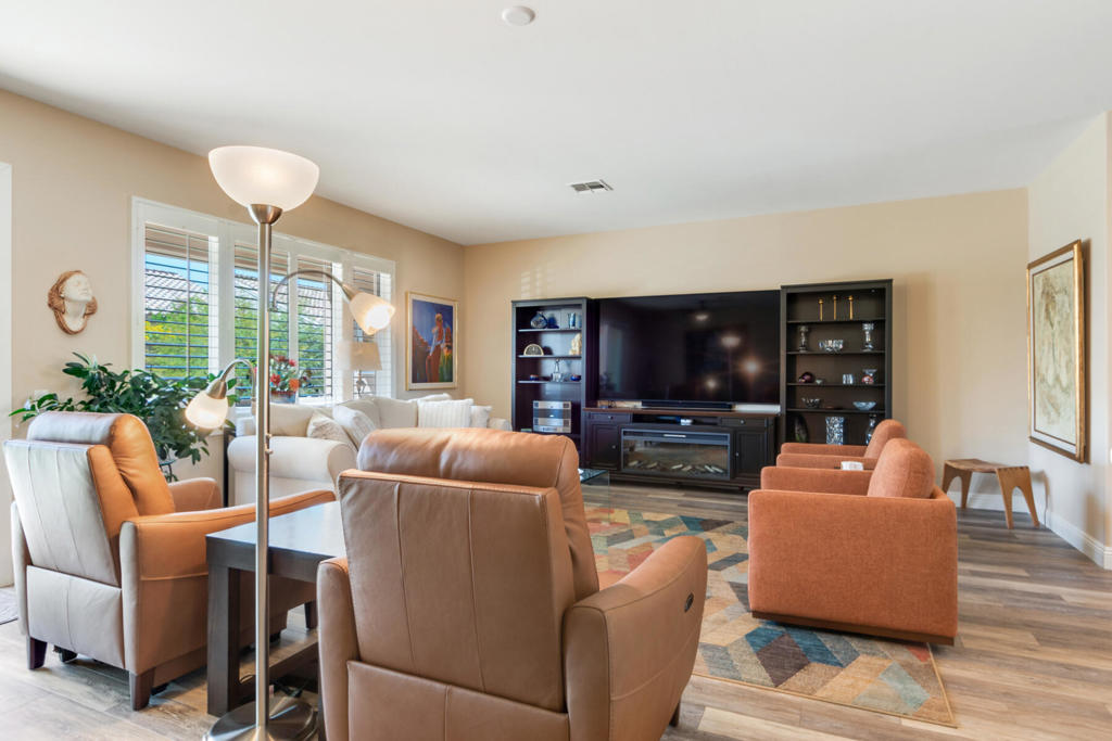 MLS #219136213PS image #3