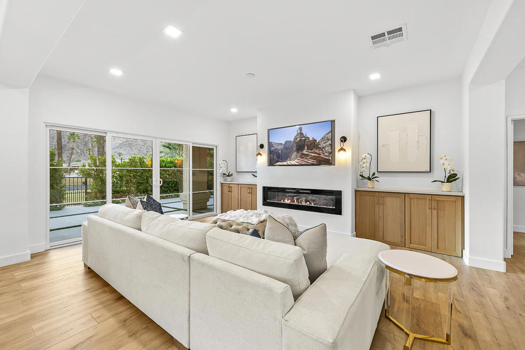 MLS #219136219DA image #13