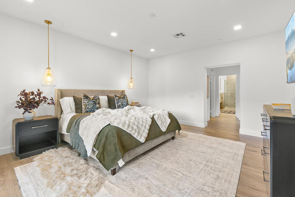 MLS #219136219DA image #3