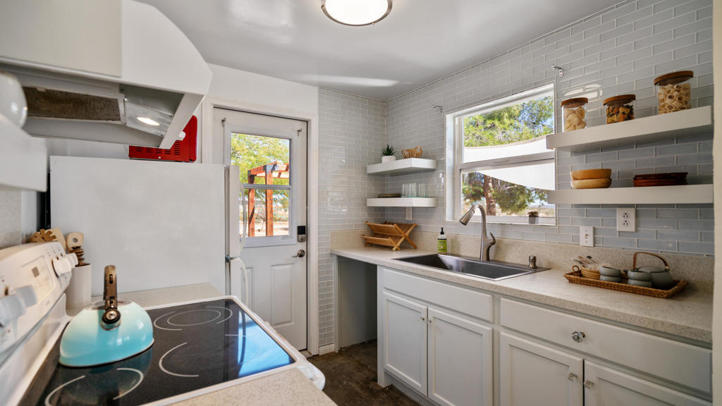 MLS #219136231DA image #17