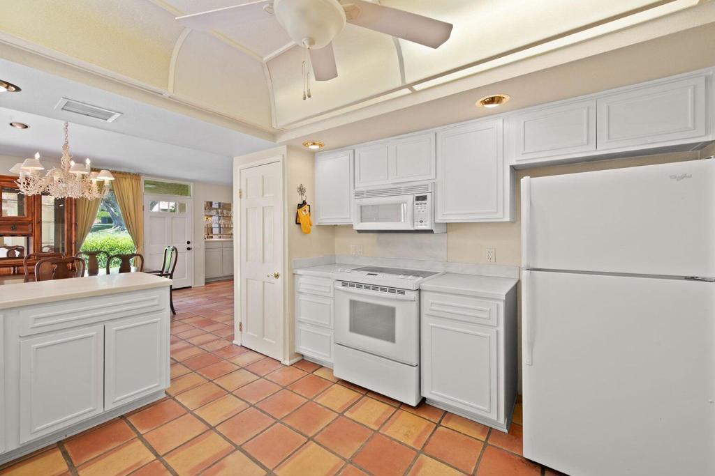 MLS #219136255DA image #4