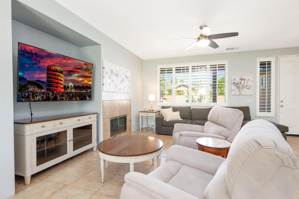 MLS #219136298DA image #3