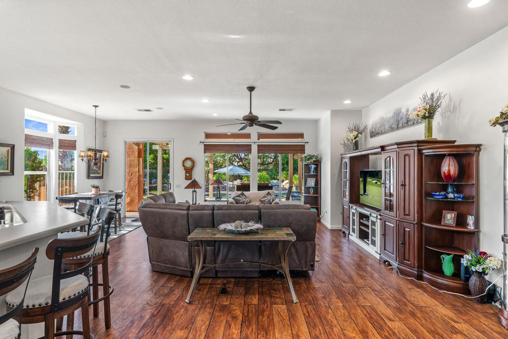 MLS #219136299DA image #5