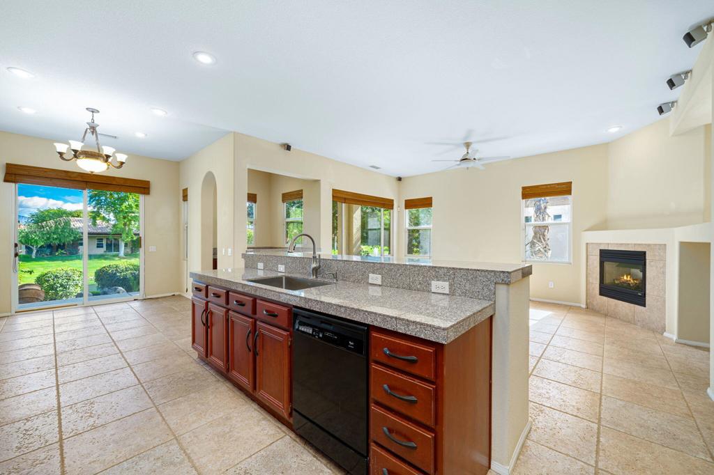 MLS #219136322DA image #12