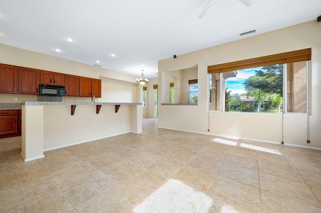 MLS #219136322DA image #13