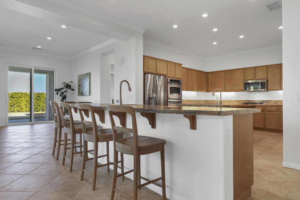 MLS #219136334DA image #2