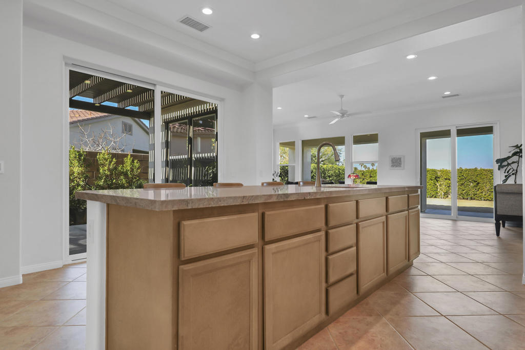 MLS #219136334DA image #3