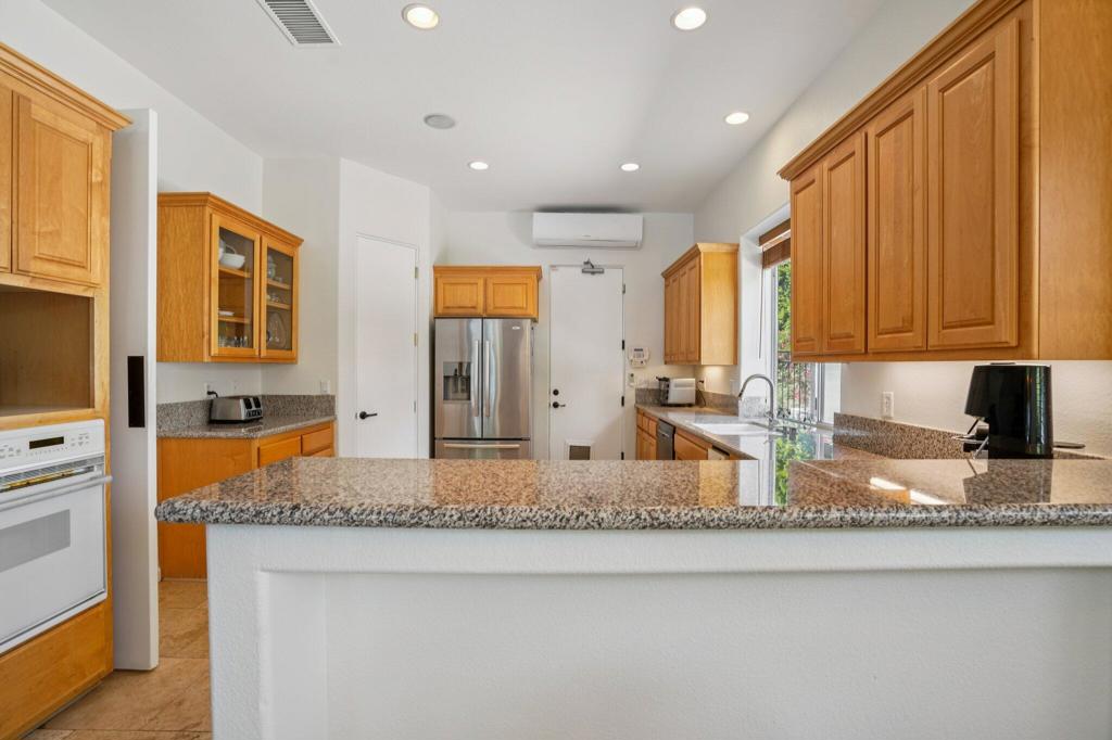 MLS #219136365DA image #3