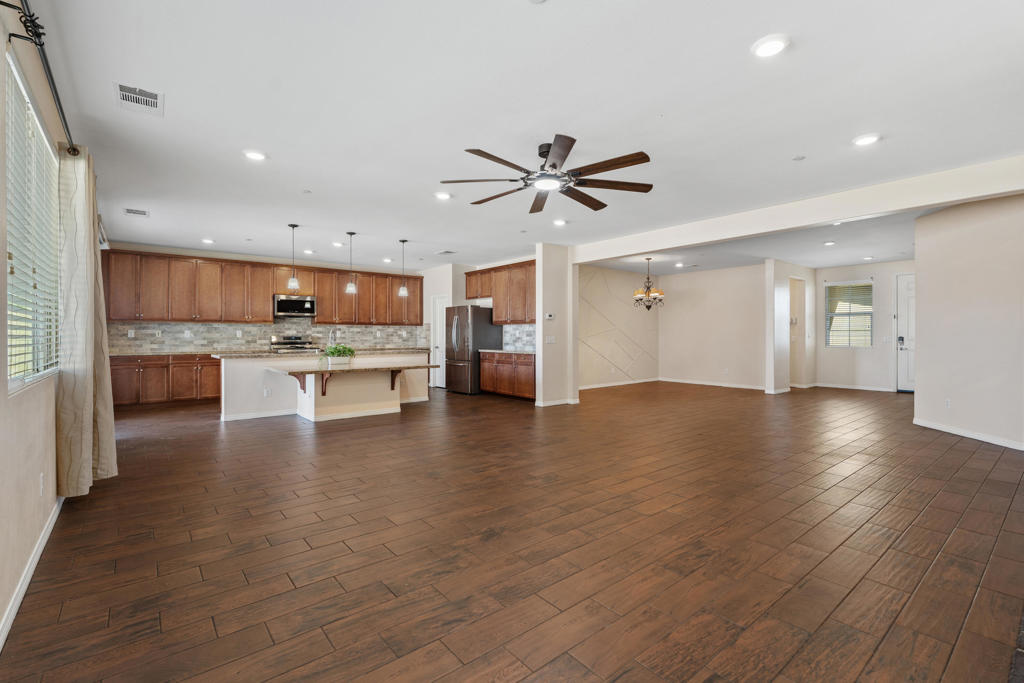 MLS #219136373DA image #5