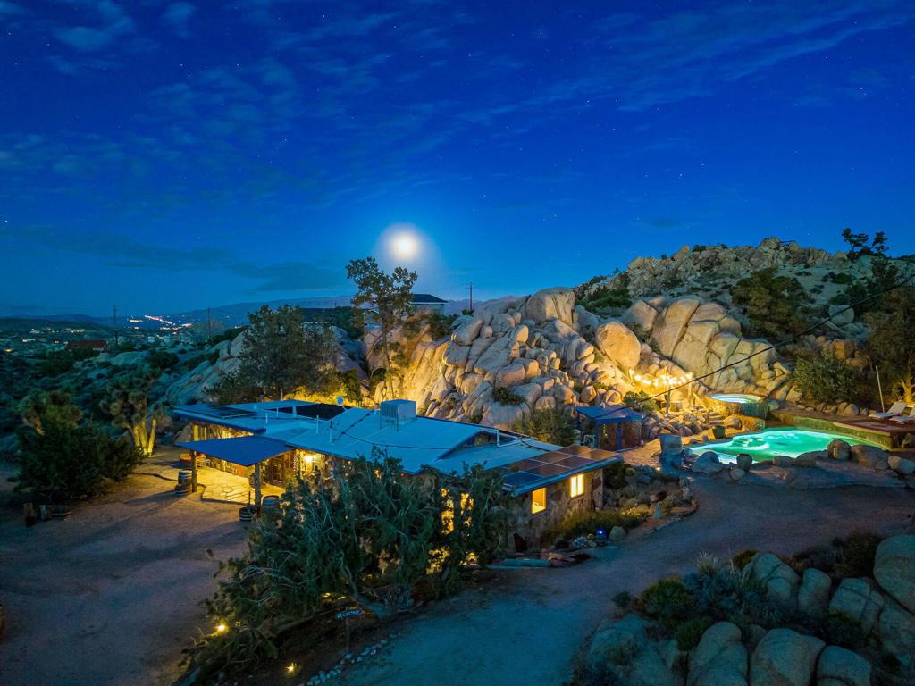 MLS #219136400PS image #2