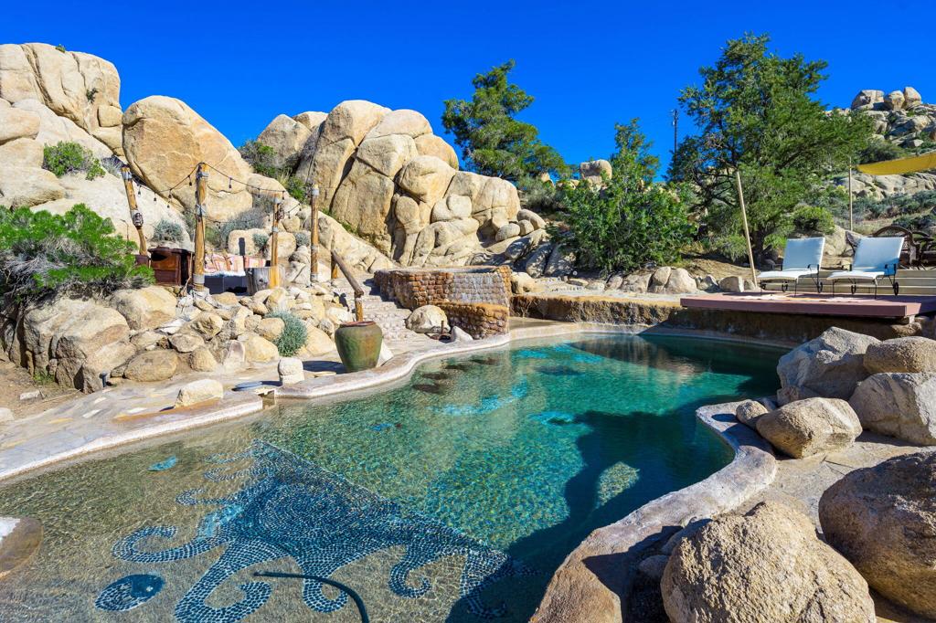 MLS #219136400PS image #3