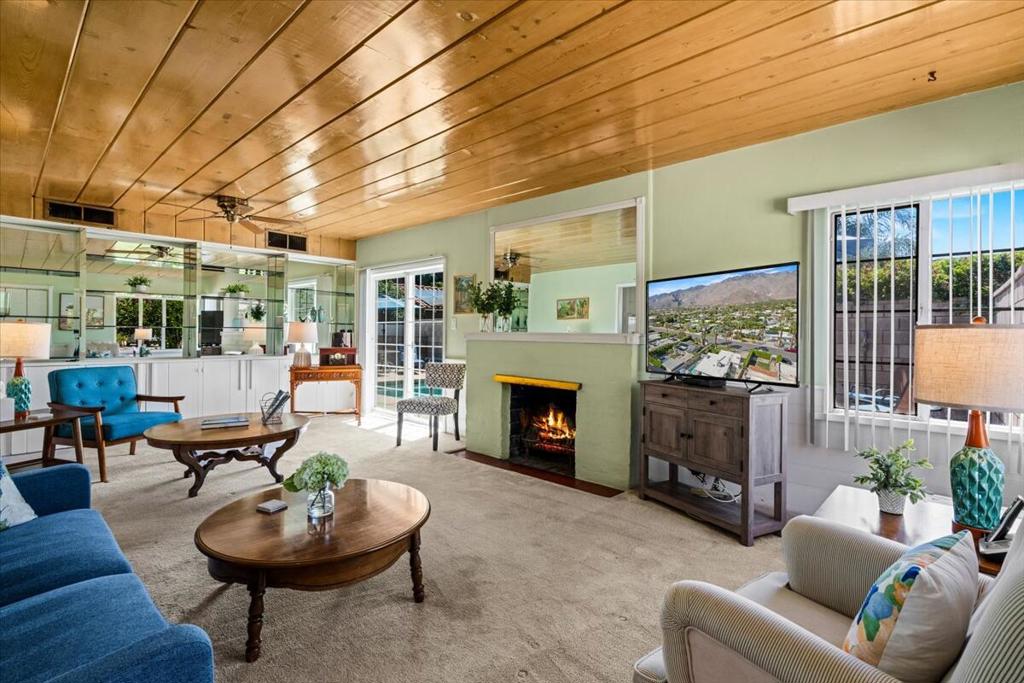 MLS #219136403DA image #1