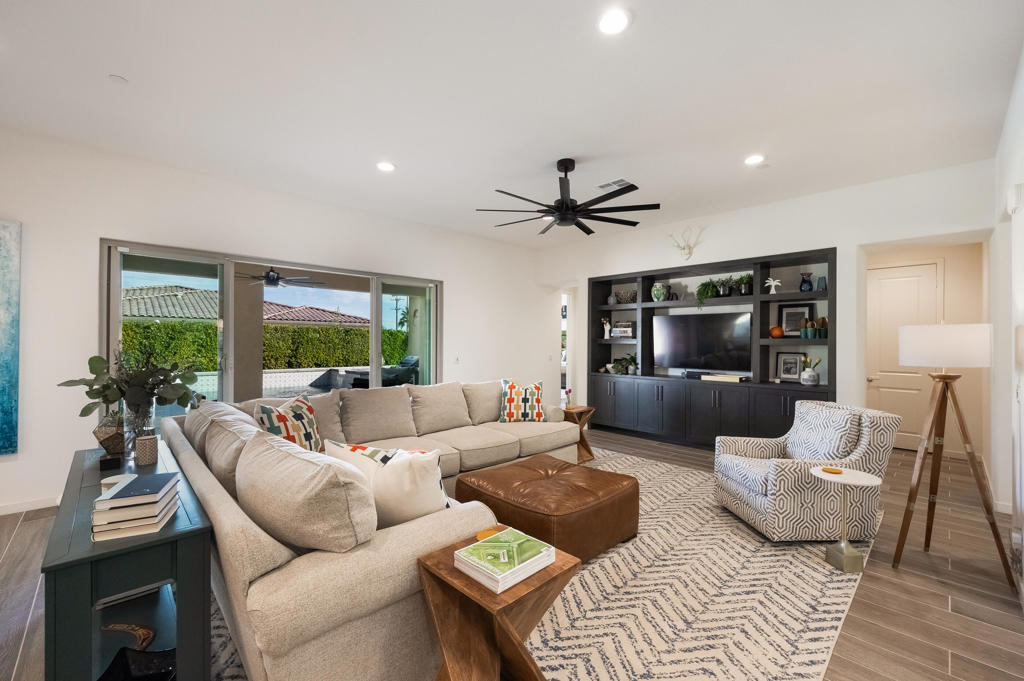 MLS #219136502DA image #3