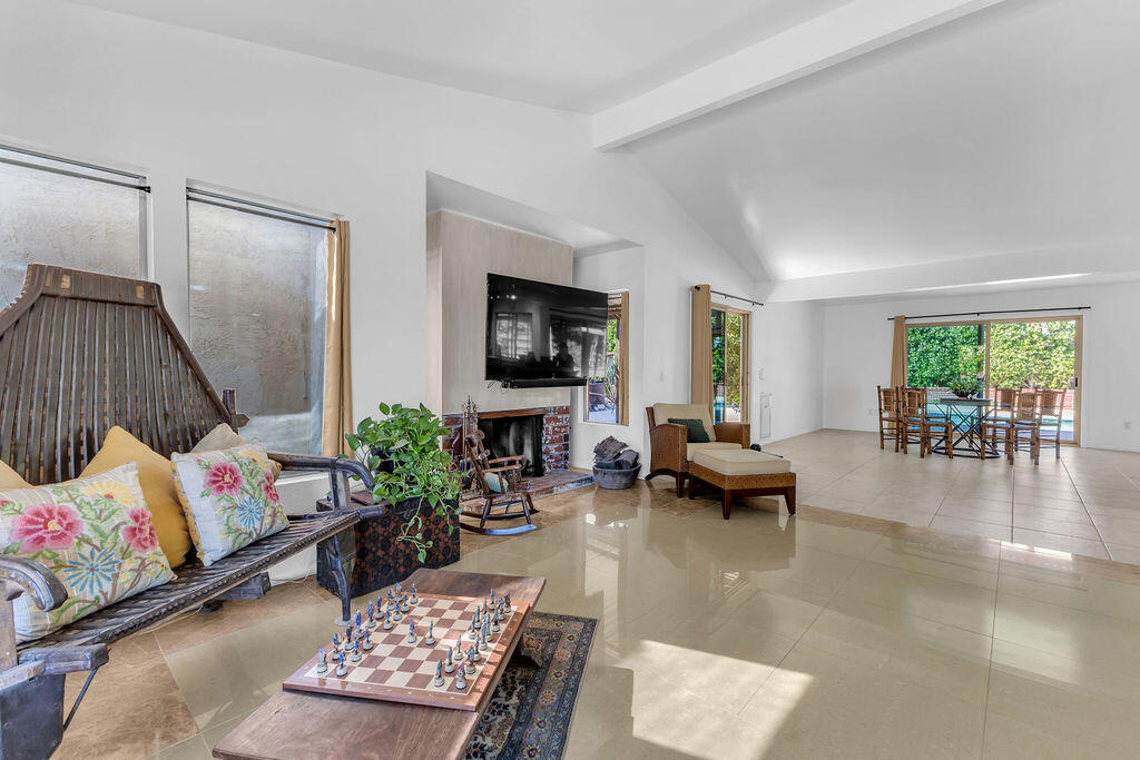 MLS #219136601DA image #4