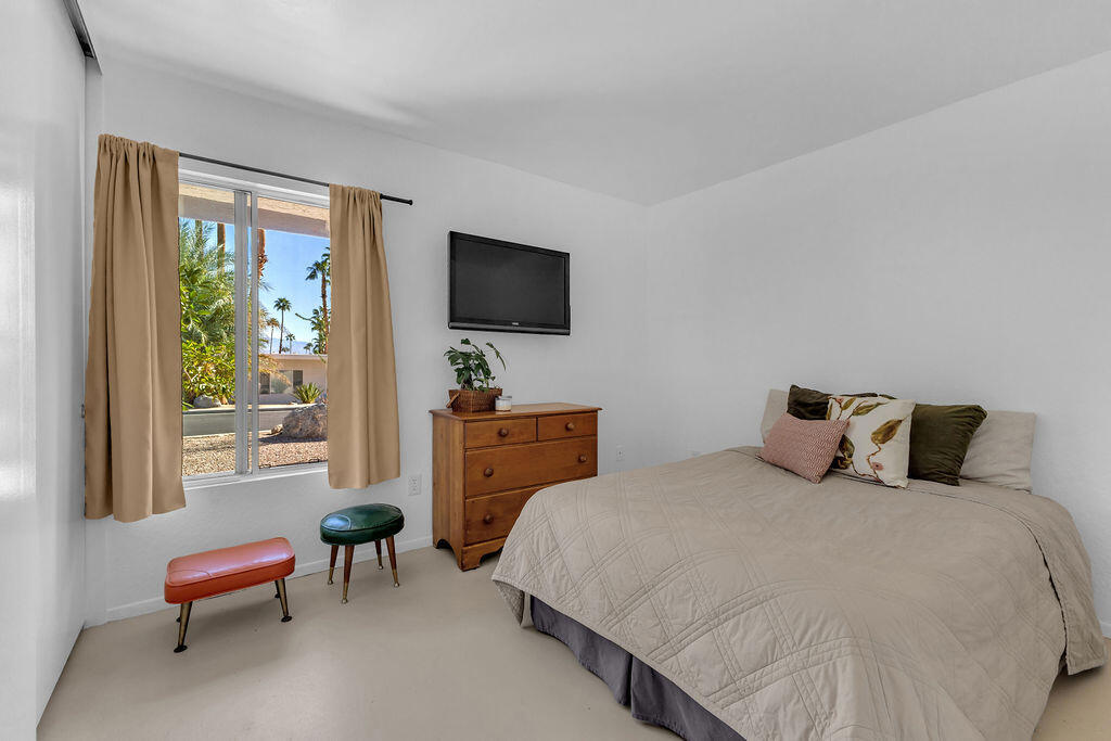 MLS #219136601DA image #9