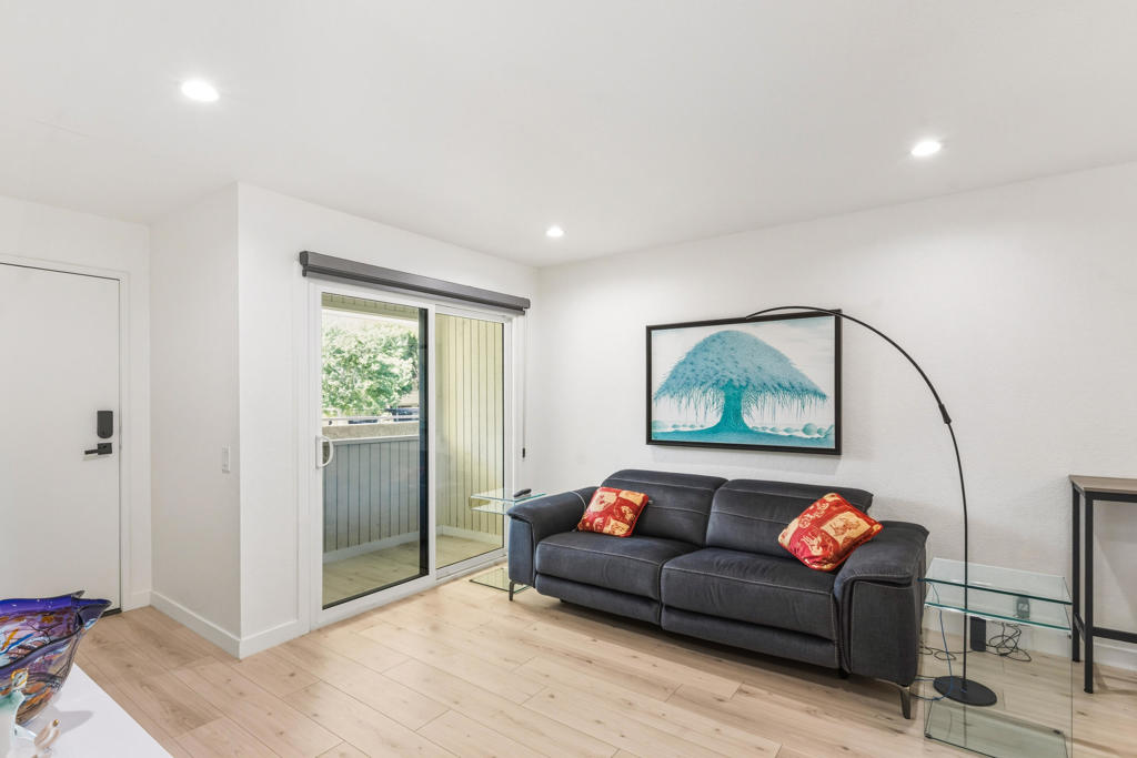 MLS #219136602DA image #2