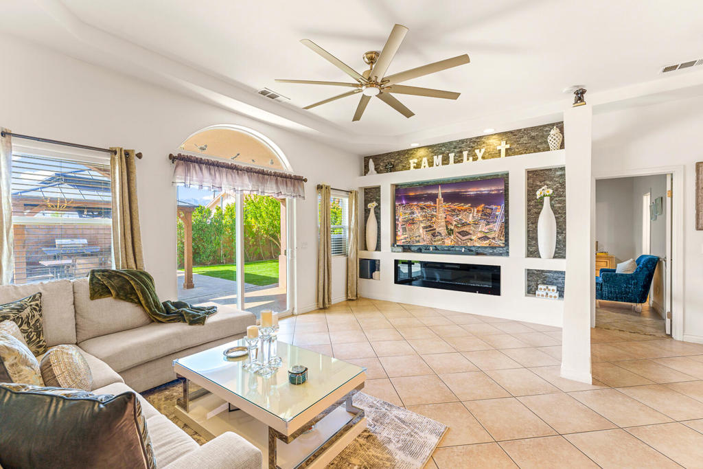 MLS #219136701DA image #8